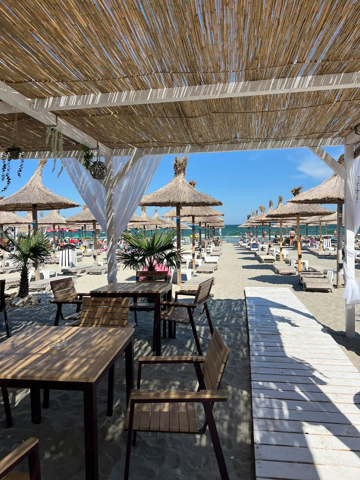 Hotel Manor Năvodari Екстериор снимка