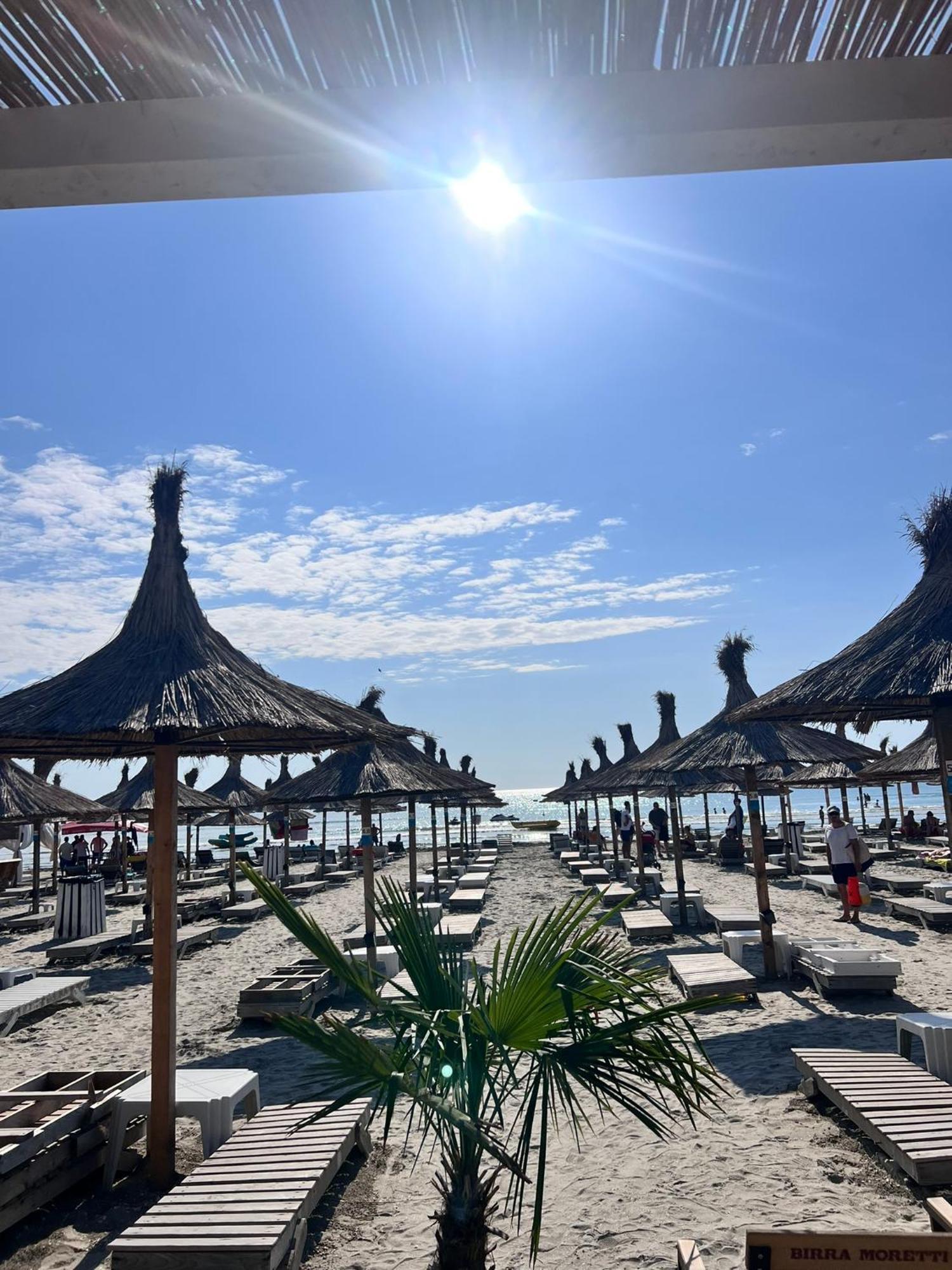 Hotel Manor Năvodari Екстериор снимка